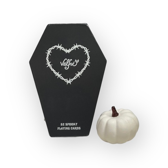 Deadstock: new Valfre 🂱 Spooky Playing Cards 🂱 Ltd Ed Halloween 🂱 Coffin Box - Picture 10 of 17